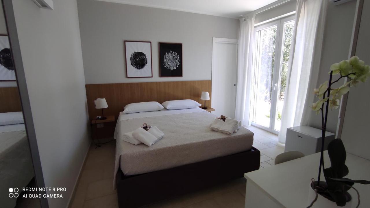 Contrada Specchia Rooms Carovigno Esterno foto